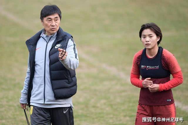 广东队新动态：焦泊乔成国家队核心，胡明轩状态不佳，萨姆纳续约悬而未决