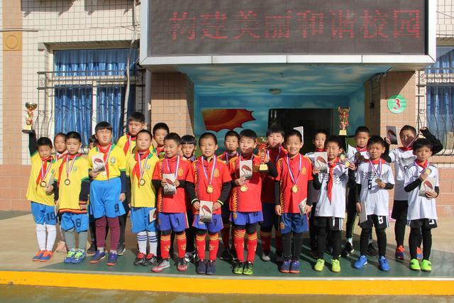 衢州队以73比61力克宁海队，夺得浙BA首场胜利